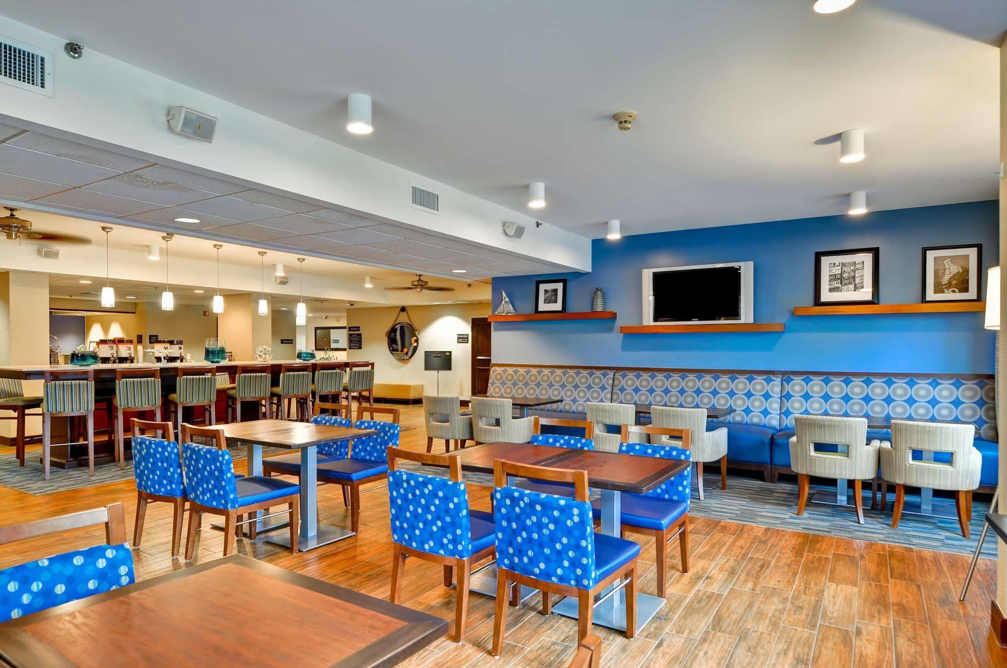 Hampton Inn New Bedford/Fairhaven Экстерьер фото